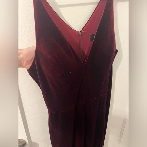 Aqua dress brand velvet from Bloomingdale’s. - Picture 4 of 10
